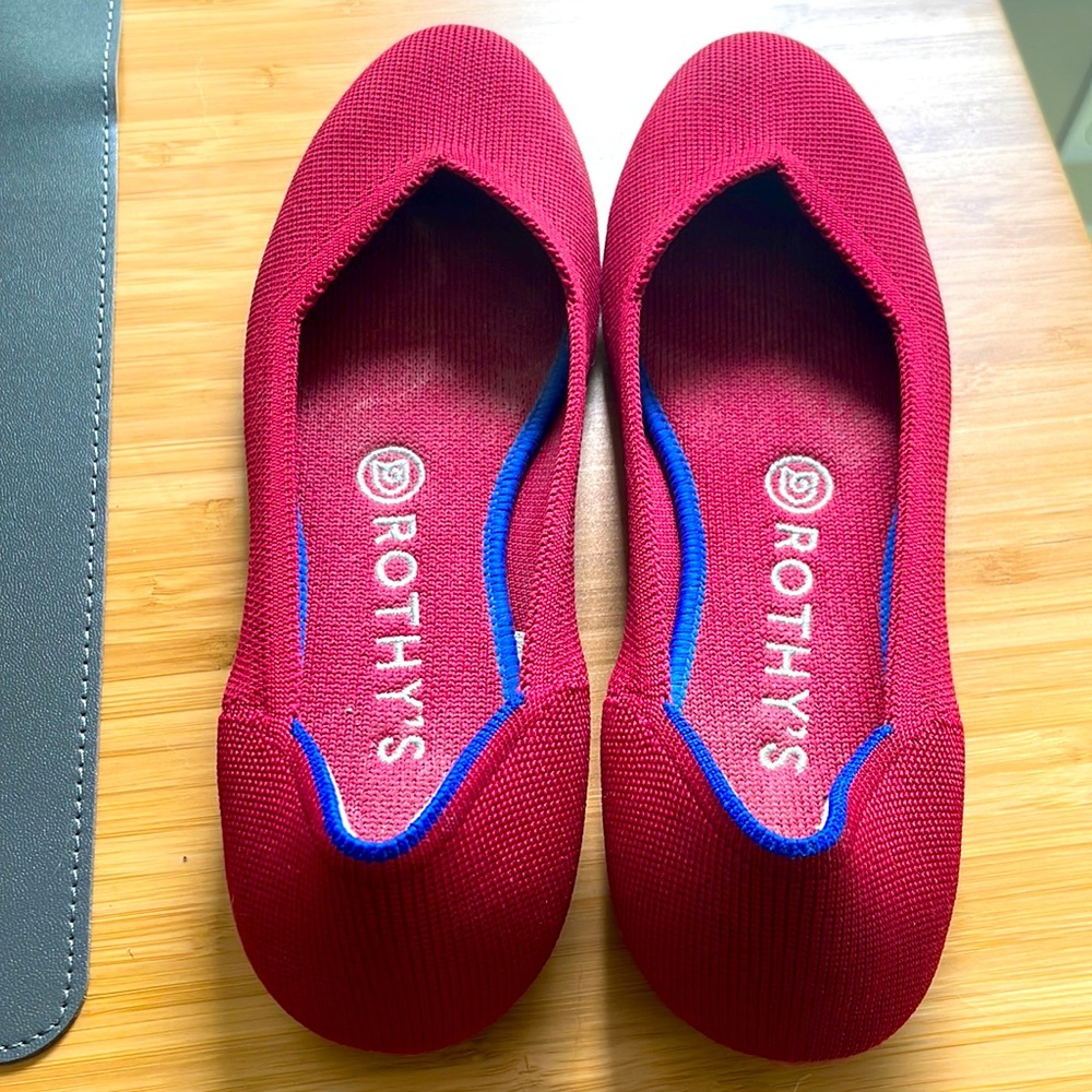 Rothy’s size 7.5 red rounded toe flats